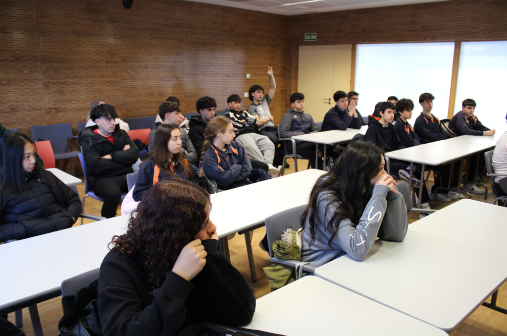Meet a mathematics research institute. Visit of the Sagrado Corazón Fuencarral School